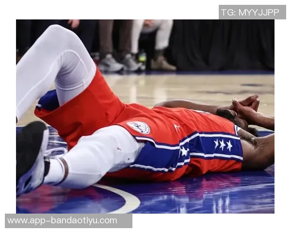 恩比德膝盖疼痛持续每日观察状态复出在望球迷期待重返赛场 恩比德膝盖疼痛持续每日观察状态复出在望球迷期待重返赛场